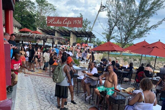 7 Mile Beach and Rick's Cafe in Negril from Montego Bay Private Tour - Two hours on Seven Mile Beach