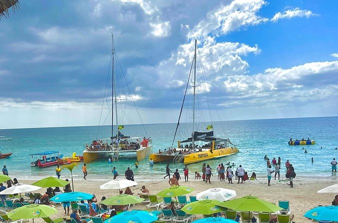 7 Mile Beach Party Catamaran Cruise with Snorkeling & Ricks Cafe - Why this Montego Bay to Negril day works