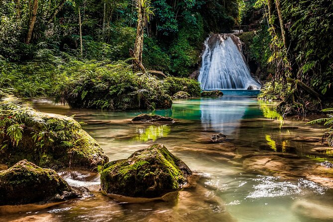 Action Pack Combo: Blue hole, river tubing and Dunn's River Falls - Dunn’s River Falls and the 600-foot climb