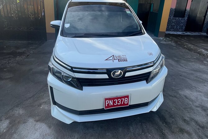 Airport Private Round Trip Transportation - The six-person city tour promotion