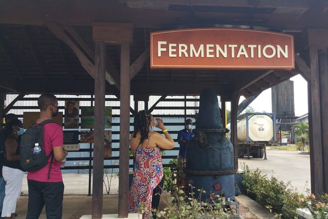 Appleton Estate Rum Tour and Pelican Bar Customize Tour - Who will enjoy this most