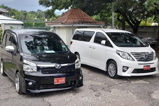 Bahia Principe Grand Jamaica Private Airport transfer - A closer look at the private vehicle