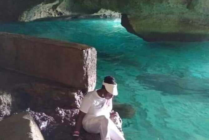 Bamboo Rafting Limestone Foot Massage/Negril 7 Miles Beach/Ricks Cafe Combo - Rick’s Cafe brings the cliffside finish