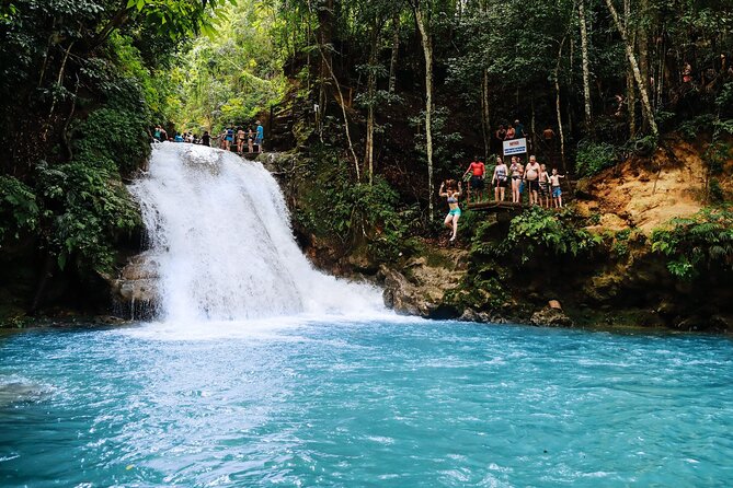 Blue Hole Adventure Tours - Key points at a glance
