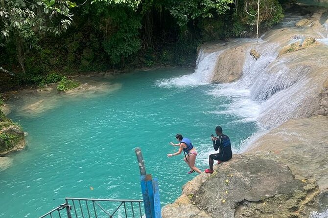 Blue Hole and Beach from Cruise ship Ports or Hotels in Ocho Rios - What the guide service adds