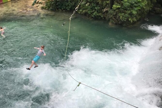 Blue Hole and Dunn's River Adventurous and hiking waterfalls from Ocho Rios - The ride from Ocho Rios keeps planning easy