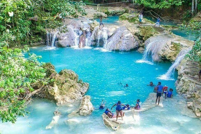 Blue Hole And Horseback riding - Meka’s personal approach to the day
