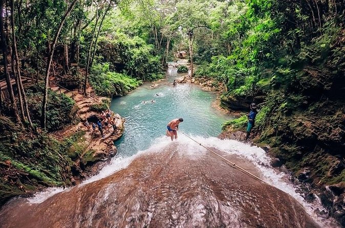 Blue Hole and River Tubing Combo from Falmouth - Why the guide can shape the whole day