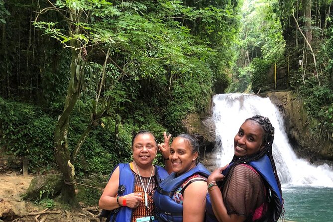 Blue Hole and Souvenir Shopping Ocho Rios (Transportation Only) - Key points to know before booking