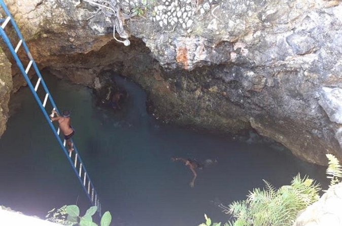 Blue Hole Mineral Spring and Rick's Cafe - Price, timing, and what you are really buying