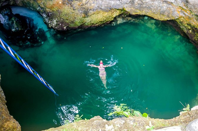 Blue Hole Mineral Spring, Ricks Cafe, 7 Mile Beach and Shopping Private Tour - Time Square Mall: A Short Shopping Break