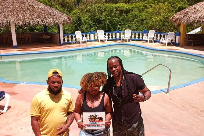 Blue Hole Mineral Spring, Seven Mile Beach, Ricks Cafe/ Shopping Private Tour - Is the $120.57 price good value?