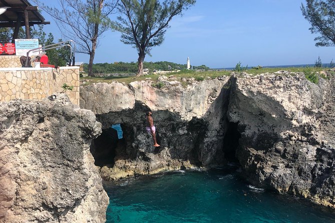 Blue Hole Mineral Springs, Rick's Café, and Shopping Combo Tour - Key points to know before booking