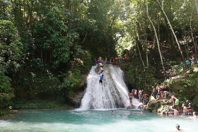 Blue Hole Ocho Rios - What Makes the Blue Hole Different