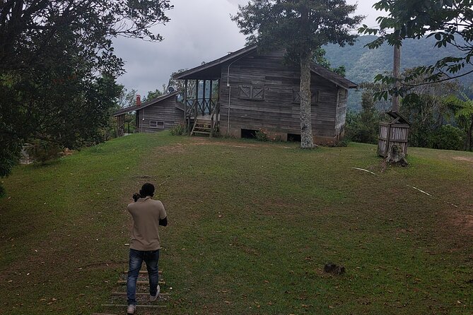 Blue Mountain Sight-Seeing & Nature Trail Hike with Private Guide - Booking, Timing, and Cancellation