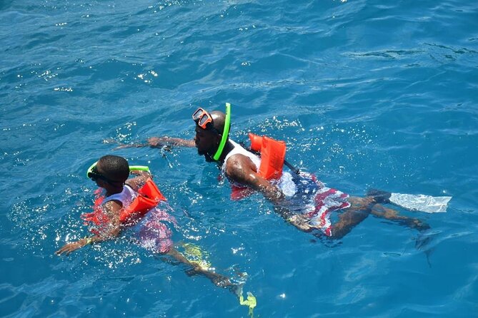 Boatride & Snorkeling then Margaritaville Hipstrip Activity - Pickup with Ramon and a smooth start