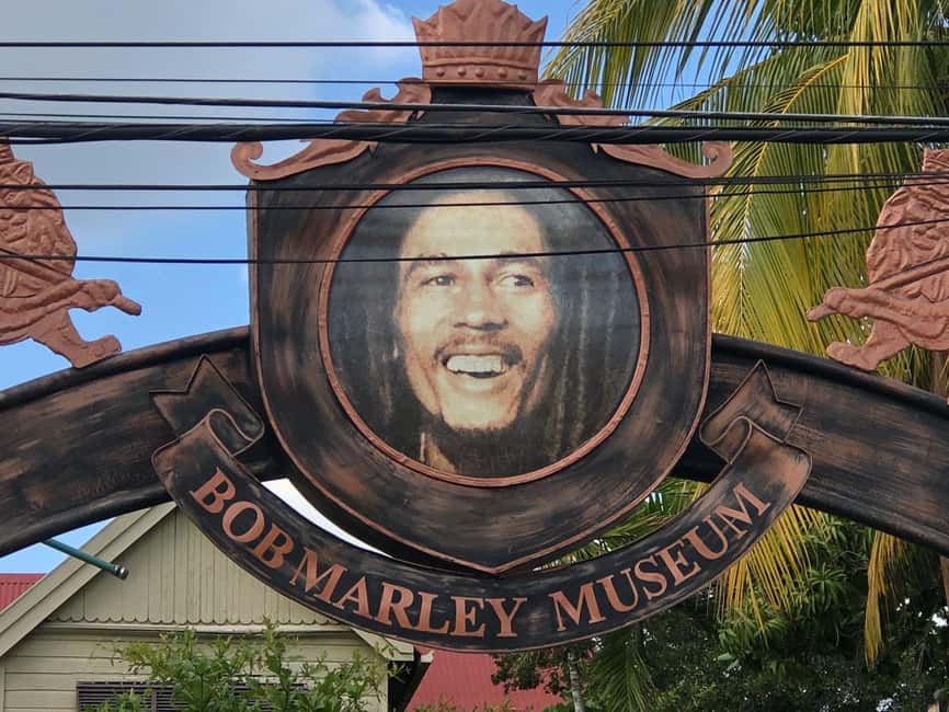 Bob marley 9 Miles & Dunns River Tour from Ocho Rios - From Ocho Rios through Fern Gully