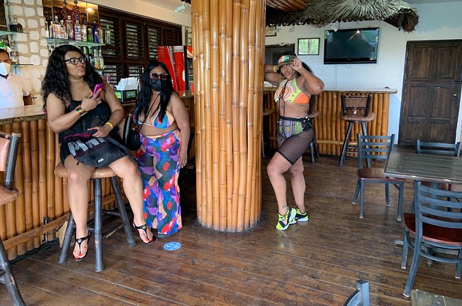 Bob Marley 9 Miles Tour and Dunns River Falls - Fern Gully adds a short scenic break