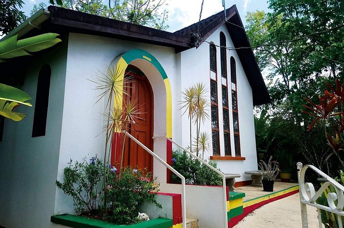 Bob Marley Nine Miles, sightseeing and local food and fruit stop - Local food, fruit, and the limits of the inclusions