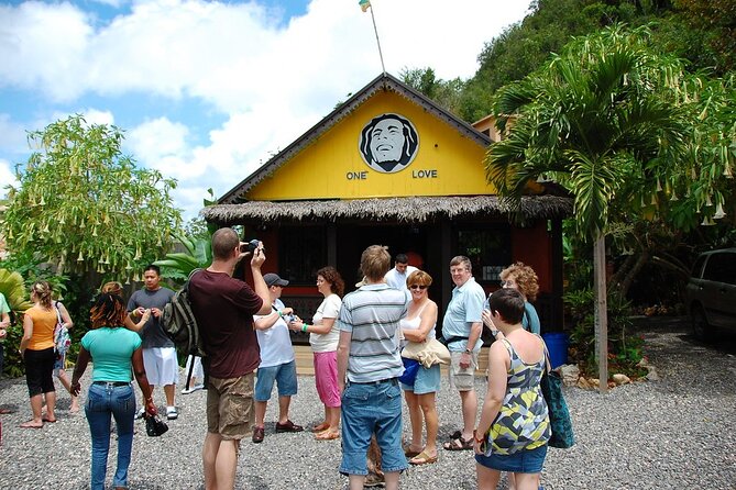 Bob Marley Nine Miles, sightseeing and local food and fruit stop - My recommendation: book it for the place, not just the name