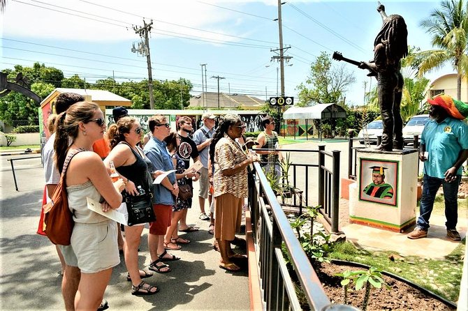 Bob Marley's Nine Mile Admission and Guided Tour from Montego Bay - Arriving at Nine Mile and climbing into the hills