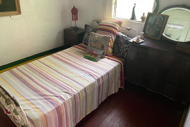 Bob Marley's Nine Mile Mausoleum Tour (Complimentary Rum Punch) - What private touring changes