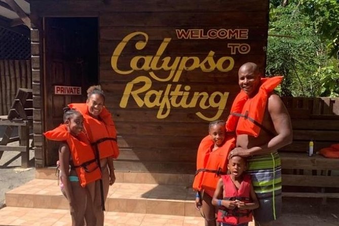 Calypso River Tubing Adventure from Ocho Rios - A Jamaican jerk lunch after the river