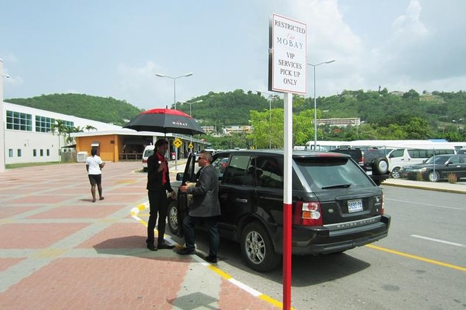 Club Mobay Fast Track Lounge with Private Airport Shuttle - How much time does fast-track really save?