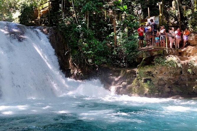 Cool Blue Hole from Ocho Rios - Timing, crowds, and the feel of the visit