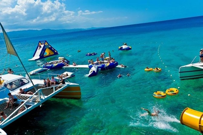 Doctor's Cave Beach and Shopping - Doctor’s Cave Beach is the real reason to go