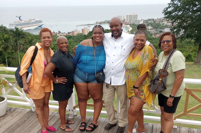 Dunn's River Falls and Ocho Rios Sightseeing with Shopping - From rushing water to the Caribbean Sea