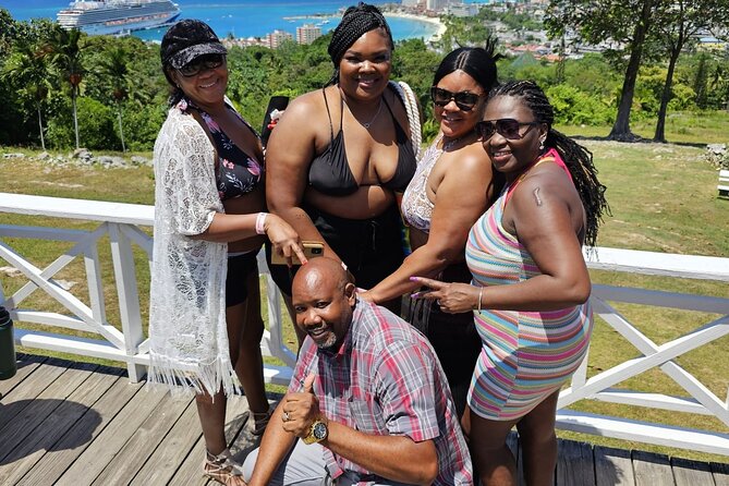 Dunn's River Falls and Ocho Rios Sightseeing with Shopping - Service, flexibility, and the private group advantage