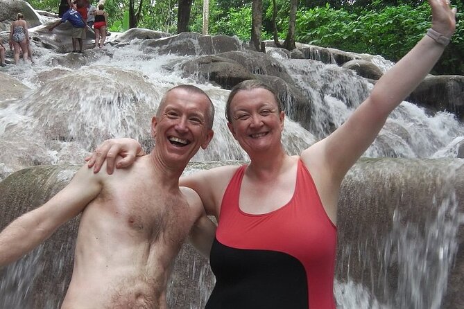 Dunn's River Falls Climb and Beach Include Entry Fee (ᵔᵕᵔ) - Optional Ocho Rios shopping in 25 minutes