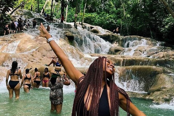 Dunn's River Falls Half Day Tour From Montego Bay - A quick photo stop near Rio Bueno