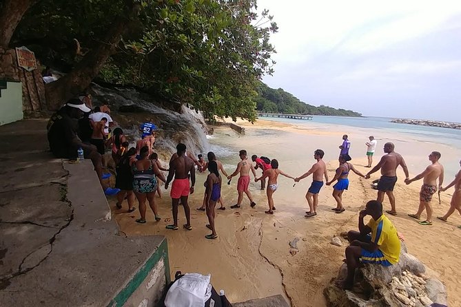 Dunns River Falls Scenic Tour - Arriving at Dunn’s River Falls and Park