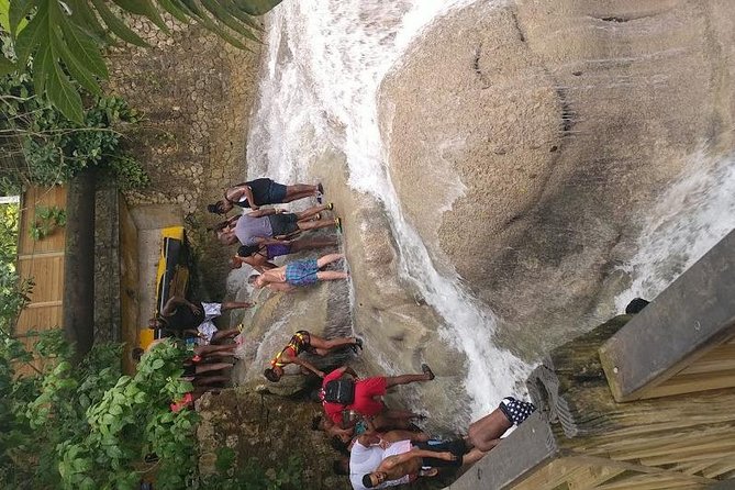 Dunns River Falls Scenic Tour - Jerk lunch after the climb