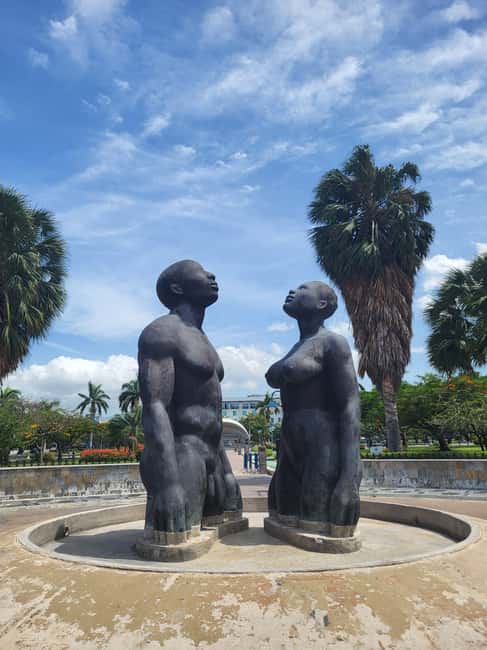 Explore Downtown Kingston and New Kingston: - National Heroes Circle and the people Jamaica honors