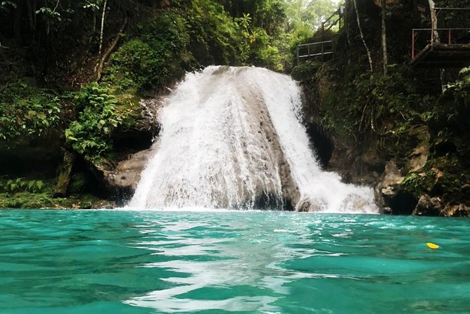 "Explore Scenic Tropical Waterfalls at Blue Hole" - Key points at a glance