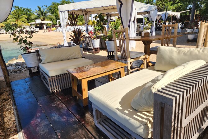 Falmouth Oceanfront Cabana Experience - Entertainment beyond the water