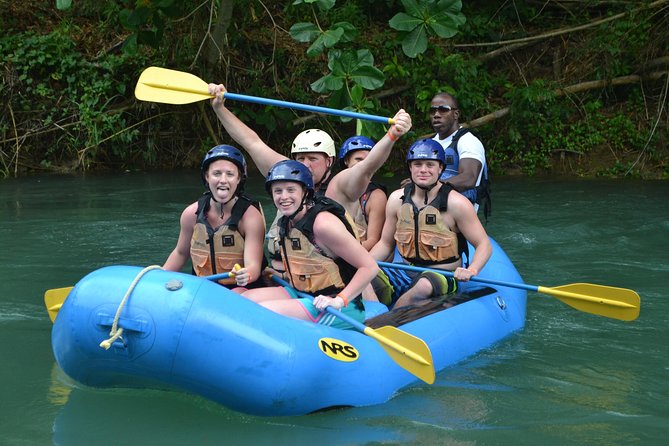 Falmouth Waterfalls Rafting and Beach Adventure - Paddling the Rio Bueno without rafting experience
