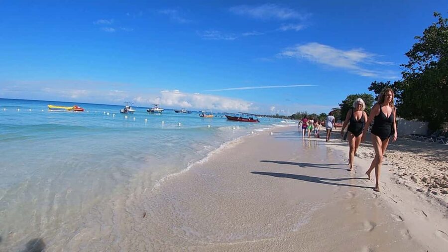 From Montego Bay: Negril Beach & Rick's Cafe Sunset Day Trip - Why the trip to Negril is worth your day