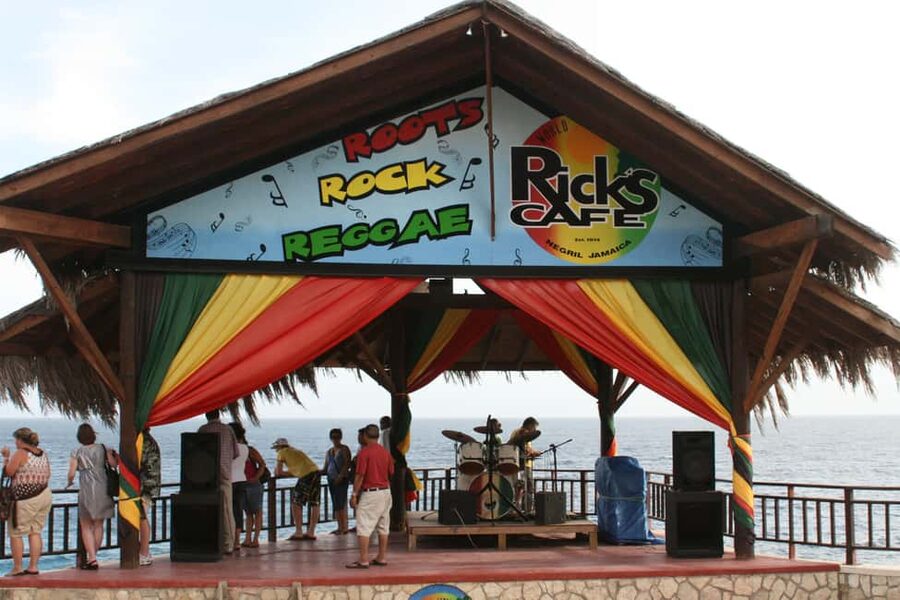 From Montego Bay: Negril Beach & Rick's Cafe Sunset Day Trip - Seven Mile Beach: Jamaica’s big coastal pause