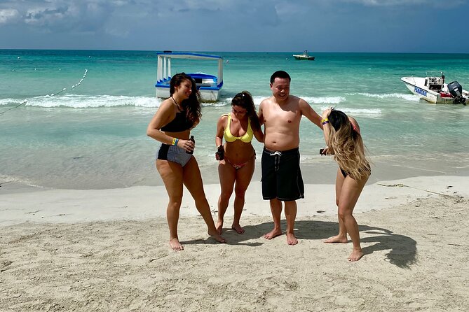 Full Beach Day Negril Beach & Rick Cafe - Who will enjoy this outing most