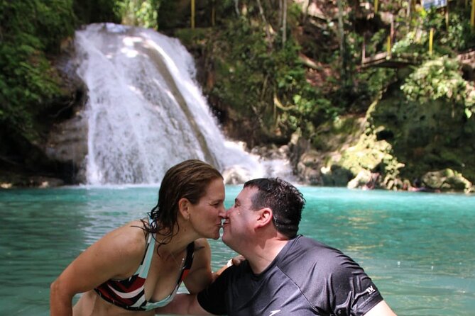 Full-Day Tour of Blue Hole and Dunn's River Falls, Including Fees - What the $185 price really covers