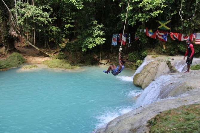 Full-Day Tour of Blue Hole and Dunn's River Falls, Including Fees - The best order for your energy and photos