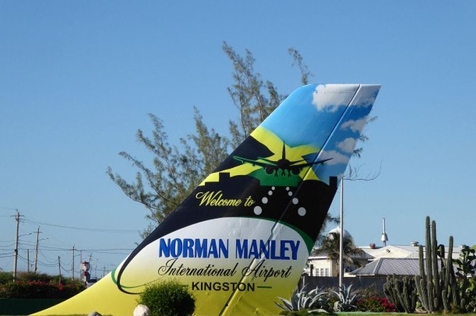 Group Private Kingston Airport Transfers (4 - 9 Persons) - Who should book this transfer