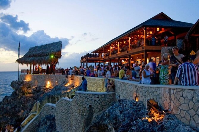 Half-Day Private Guided Ricks Café & Negril Seven Mile Beach Tour - What the private guide adds
