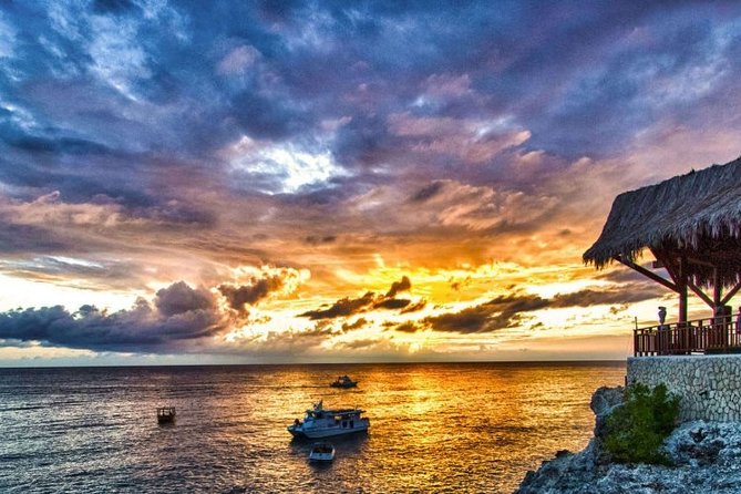 Jamaica Sunset at Rick's Cafe Private Tour with Transfer - The Ride from Montego Bay to Negril