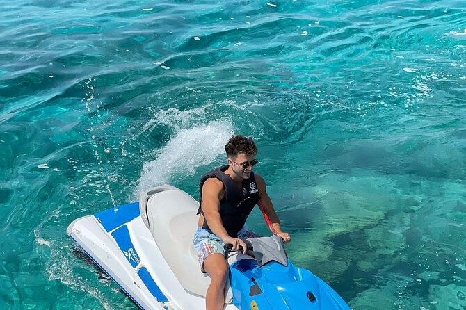 Jet Ski/ Parasailig Water Activity in Montego Bay Jamaica. - Key points before you book