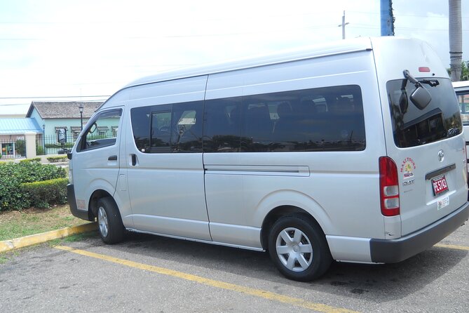 Kingston Airport Transfers to Runaway Bay - The three-hour drive north